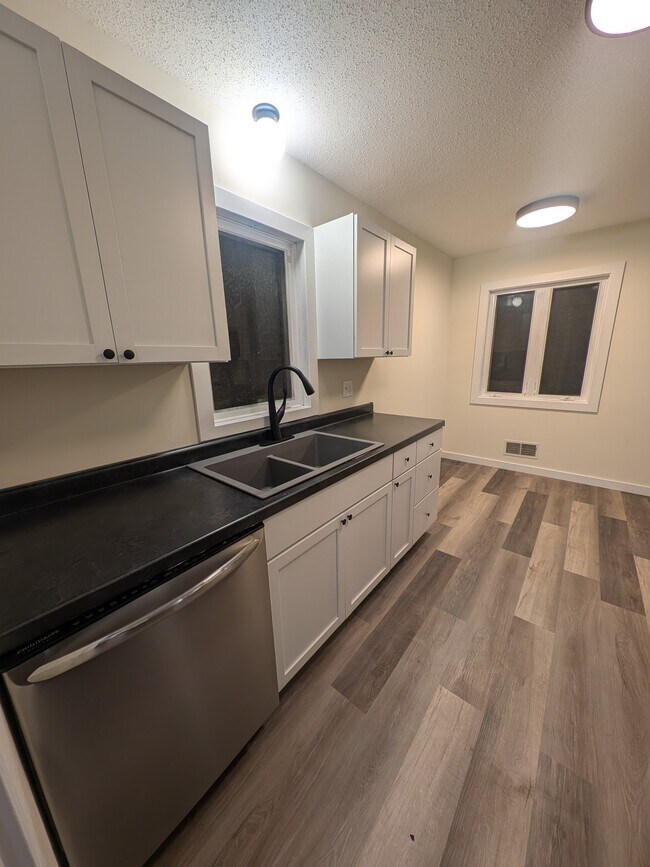 9936 11th Ave S, Bloomington, MN 55420 - photo 7