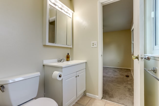 15054 E Dartmouth Ave, Aurora, CO 80014 - photo 3