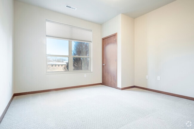 1BR, 1BA - 783SF - Bedroom
