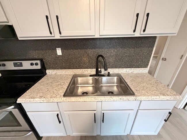 125 Mcclure St unit C, Chester, SC 29706 - photo 3