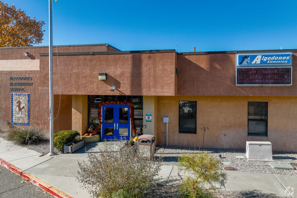 Algodones Elementary School provides K-5th grade education.