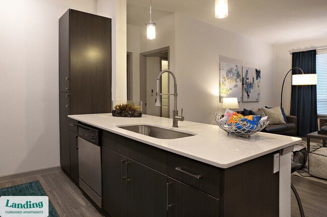 1001 S Center St unit 2230.1413205, Arlington, TX 76010 - photo 3