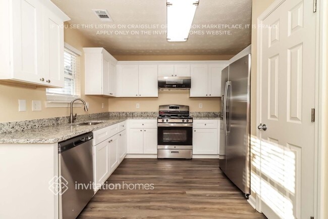 9448 Lakeview Rd, Union City, GA 30291 - photo 7