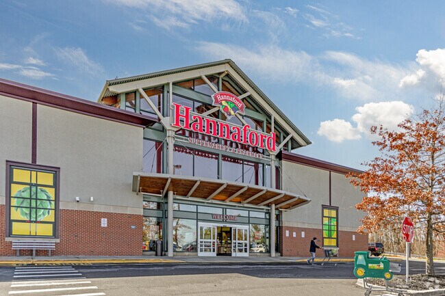 New Windsor Township unveils a lifestyle of ease, with convenient amenities like Hannaford enhancing daily living.