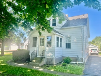 1032 N Rapids Rd, Manitowoc, WI 54220