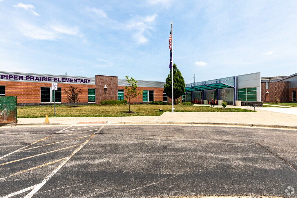 Piper Prairie Elementary School is know to have small class sizes and great teachers.