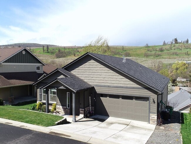 2539 Jordan St unit BNB, the Dalles, OR 97058 - photo 2