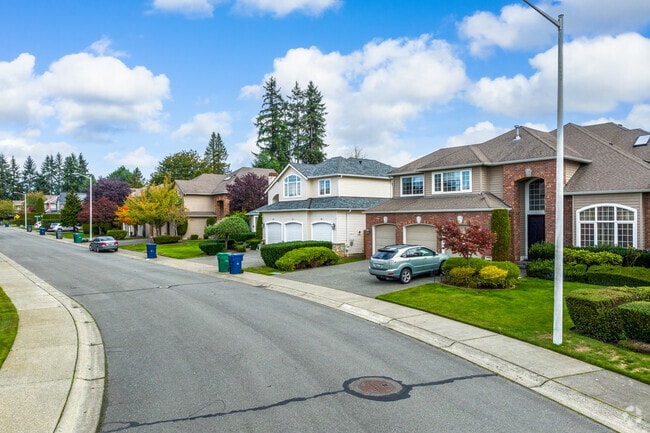 Luxury living is available in Canyon Creek-39th SE's premier neighborhood.