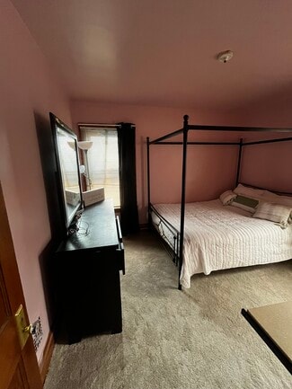 2026 Grand Ave Unit Cozy home away, Niagara Falls, NY 14301