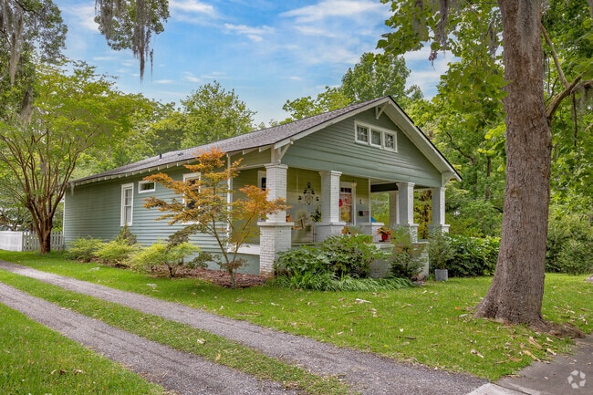 Many small restored Bungalows can be seen throughout Conway.