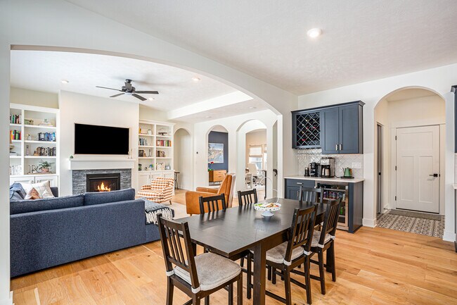 0 Designer Series St unit 36447613, Jenison, MI - photo 5