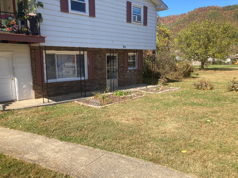 202 Mountain View Dr, Hampton, TN 37658 - photo 1