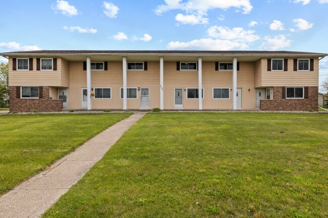 6301 Frankn Dot Dr unit 4, Lansing, MI 48917 - photo 2