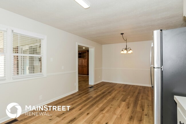 1628 Greenland Park Cir, Shelbyville, KY 40065 - photo 5