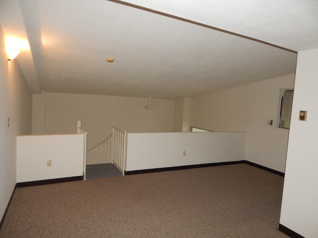 212 3rd St unit 4B, Troy, NY 12180 - photo 2