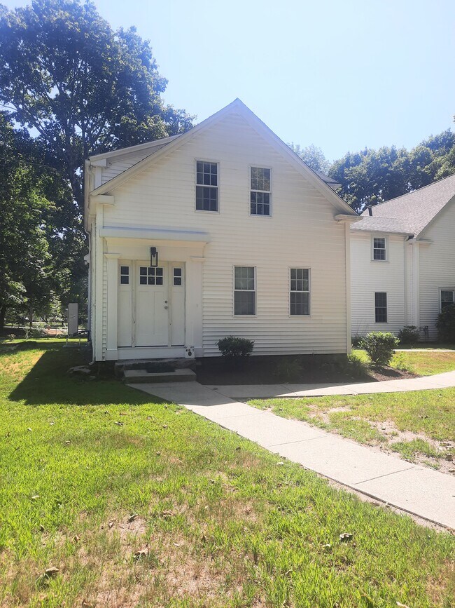 466 Center St Unit 2, Hanover, MA 02339