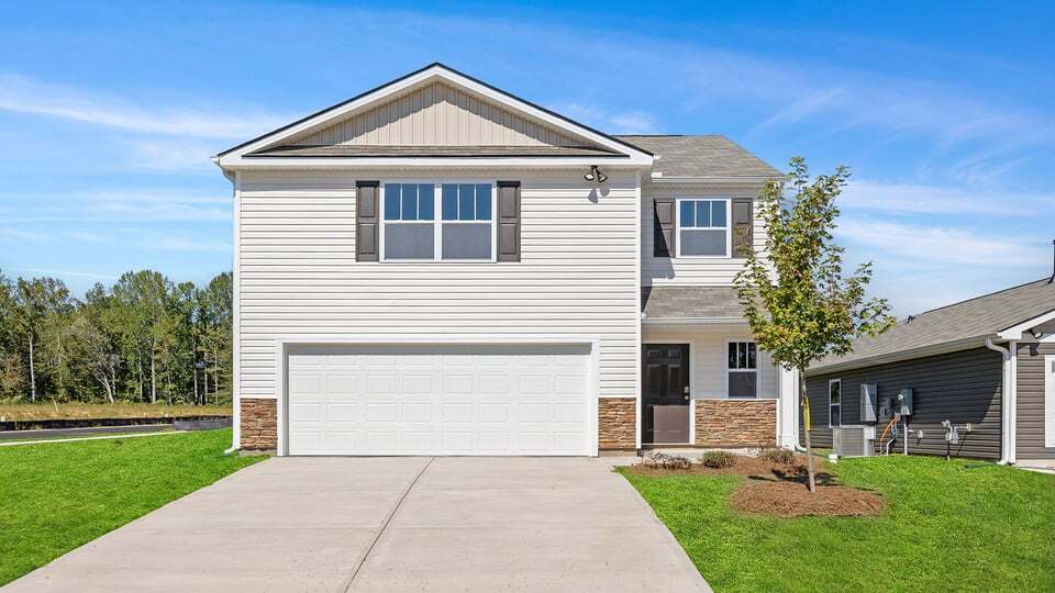 130 Bobbin Rd, Greenville, SC 29611 - photo 1