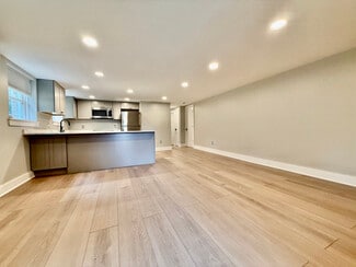 17 Halsey Place, Valhalla, NY 10595
