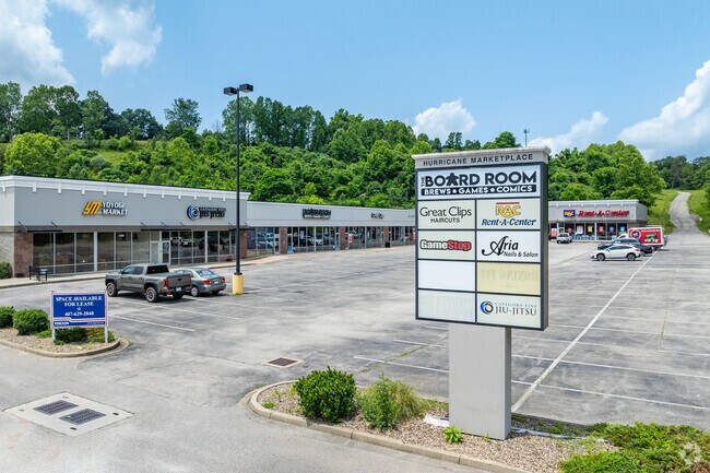 Hurricane Plaza near Teays Valley is a very convenient small shopping center.