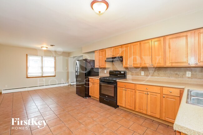 17922 Rose St, Lansing, IL 60438 - photo 6