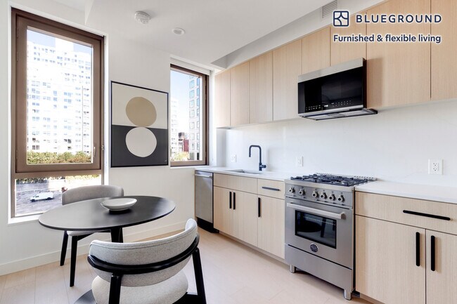 478 Kent Ave unit FL5-ID2129, Williamsburg,south , NY 11249 - photo 5