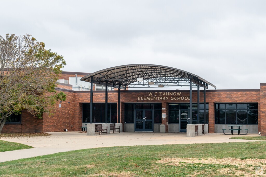 W J Zahnow Elementary School serves students in the Outlying Monroe County community.