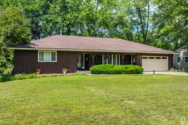 There are several ranch style homes with nice curb appeal lining the streets of Nashua.