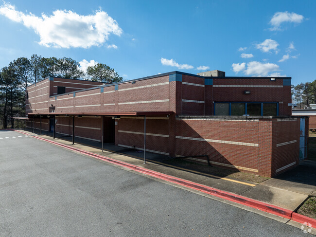 Mimosa Elementary School gets a B- from Niche Grade.