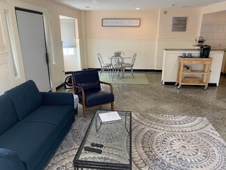 572 Main St Unit 1, Hyannis, MA 02601