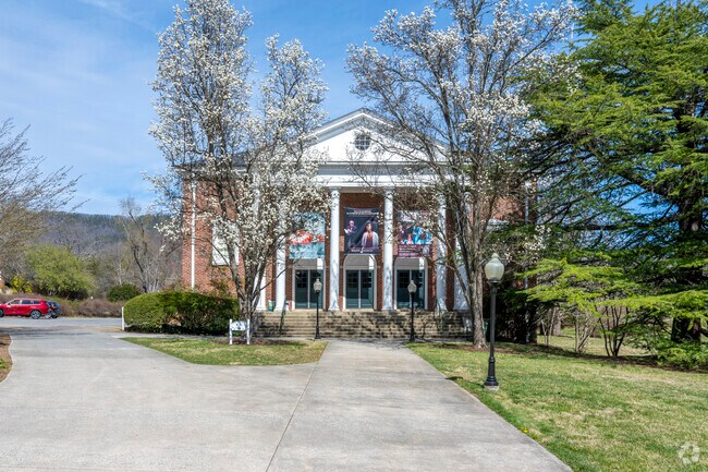 Hollins University has about 700 undergraduate women and 110 coed graduate students.