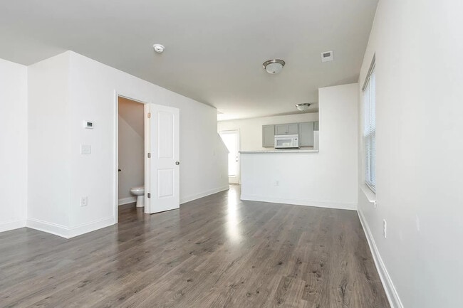 5 Dyer St unit A, Greenville, SC 29611 - photo 4