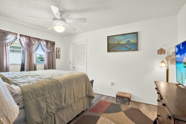 11256 Holbrook St, Spring Hill, FL 34609 - photo 6