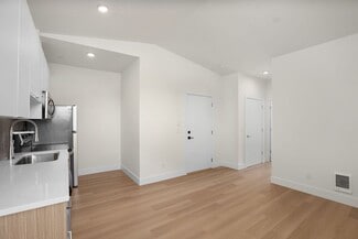 8417 SW 24th Ave Unit 317, Portland, OR 97219