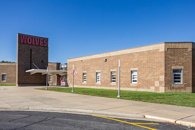 Students at Reeds Spring High School attend grades 9 through 12.