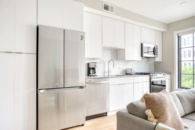 2210 Wisconsin Ave NW unit FL2-ID1127, Washington, DC 20007 - photo 6