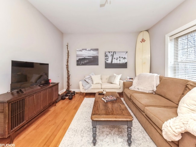 839 E 52nd St unit 3, Chicago, IL 60615 - photo 2