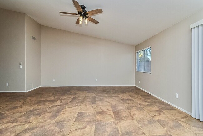 9585 E Paseo Juan Tabo, Tucson, AZ 85747 - photo 4