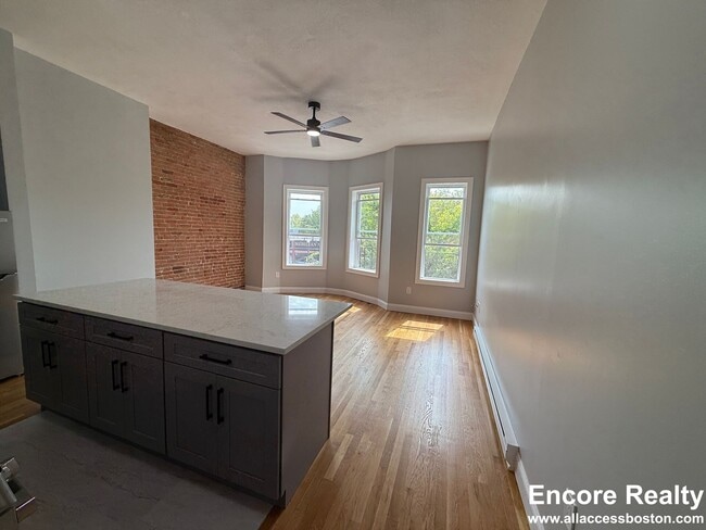 120 London St unit 9, Boston, MA 02128 - photo 3