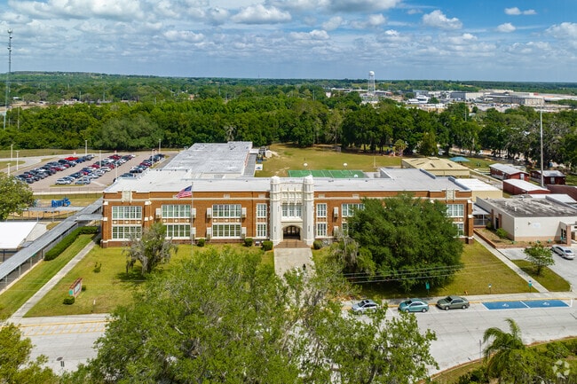 Rodney Cox Elementary - Aerial view of the school with Florida vegitation