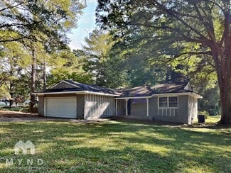 370 Dot Dr, College Park, GA 30349