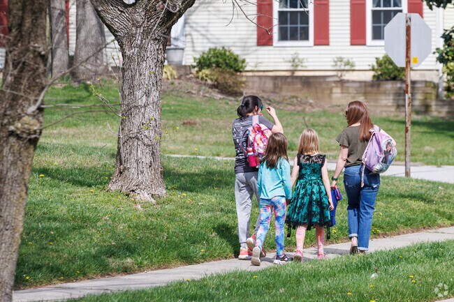 Most homes in Long Reach are within walking distance of the neighborhood schools.