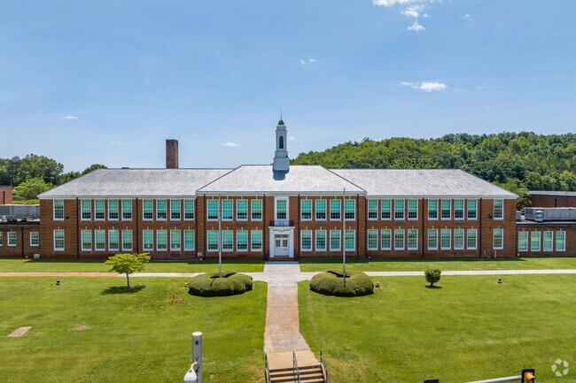 Franklin County High School in North Shore Virginia serves students in grades 9 to 12.
