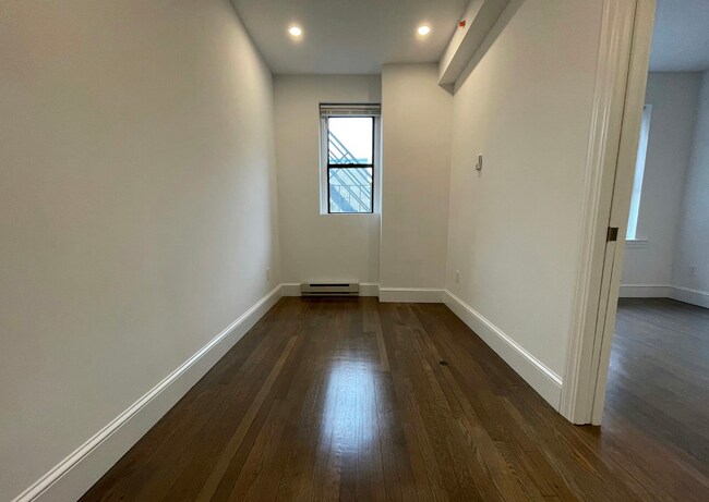 11 Queensberry St unit 35, Boston, MA 02215 - photo 4