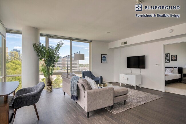 8421 Broad St unit FL9-ID814, McLean, VA 22102 - photo 2