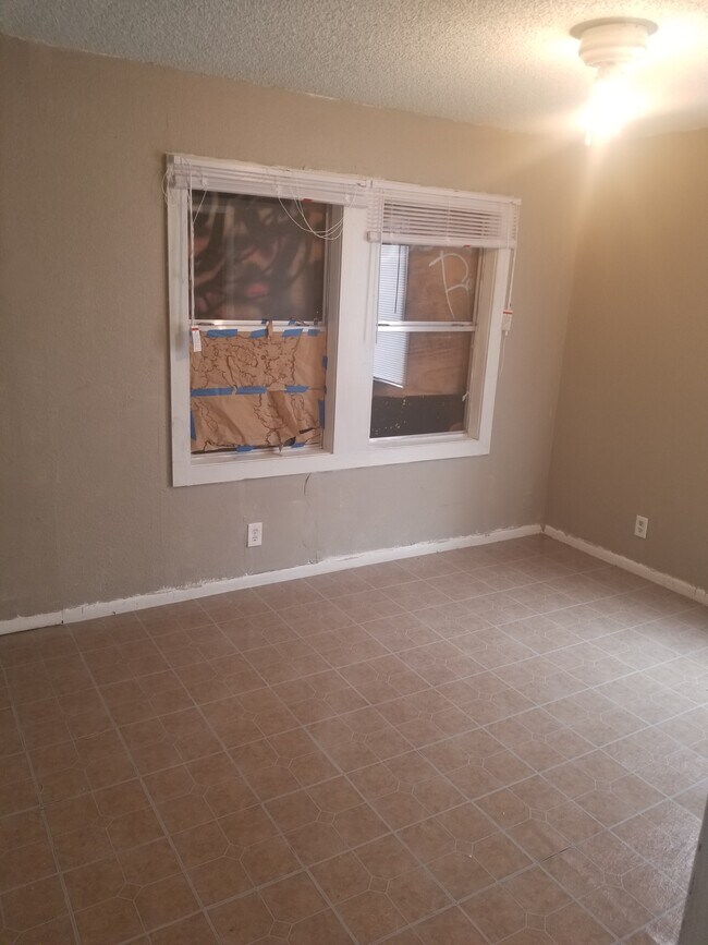 230 E 52nd Place N, Tulsa, OK 74126 - photo 5