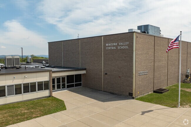 Minisink Valley Elementary students benefit from a low student-teacher ratio of 14 to 1.