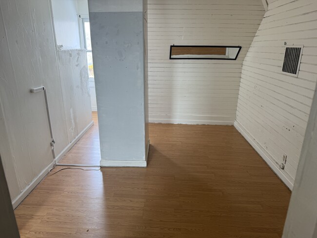 907 Rood Ave unit Rood Downstairs 2 Be, Grand Junction, CO 81501 - photo 5