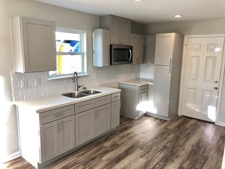 110 N Burr St Unit C, Houston, TX 77011