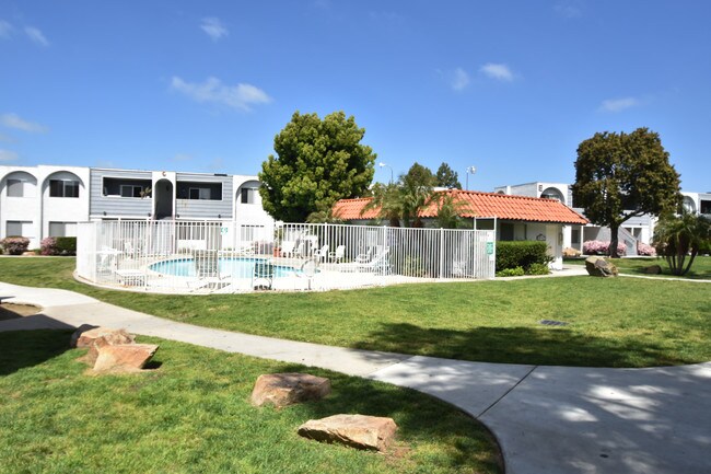 OakLeaf Apartments, Oceanside, CA 92058 - photo 6