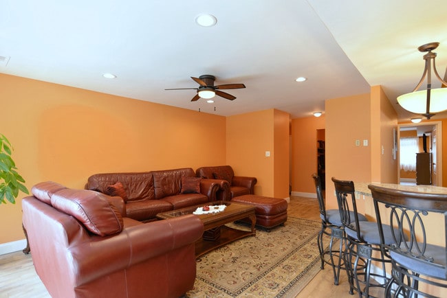 18601 Walkers Choice Rd unit 3, Montgomery Village, MD 20886 - photo 7